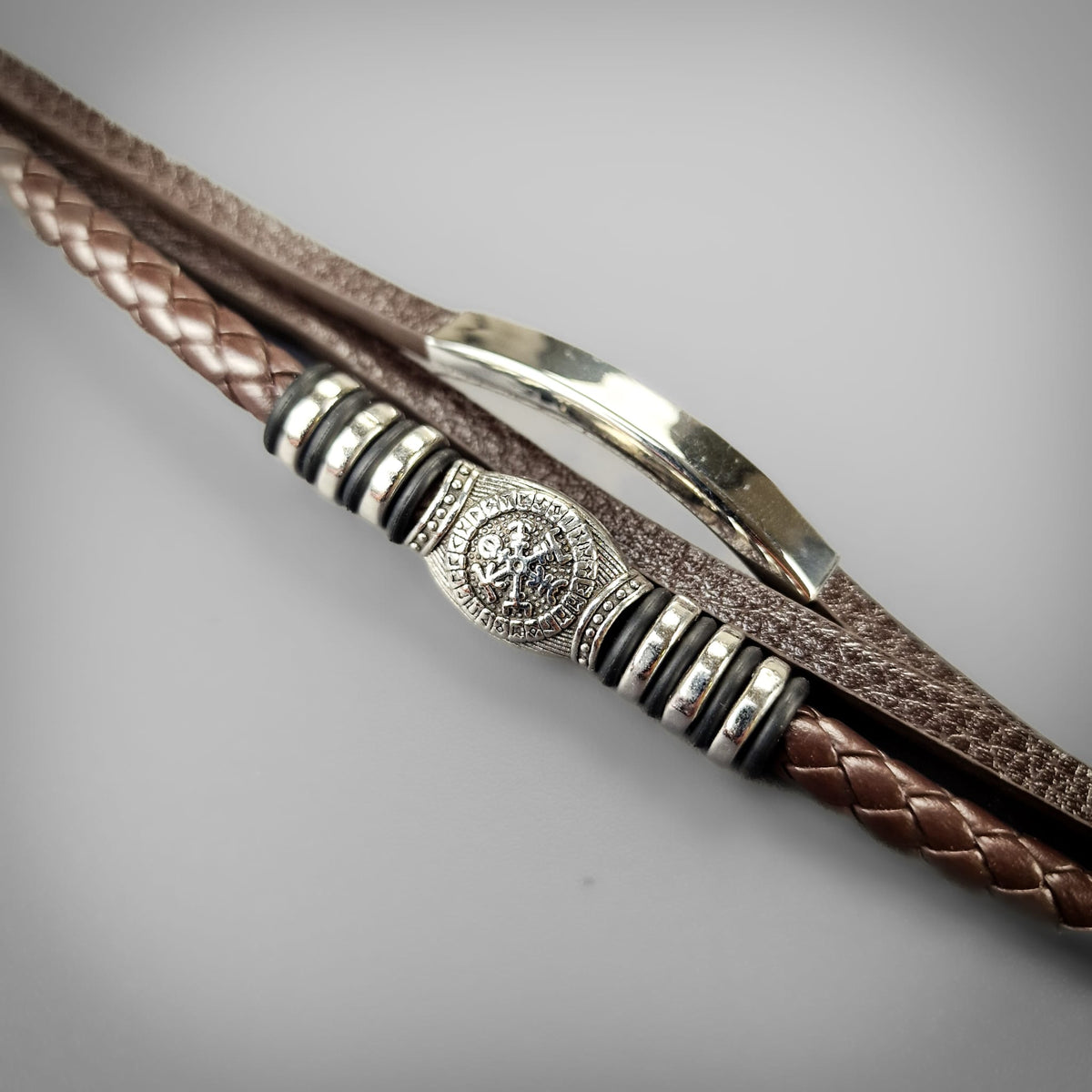 Vegvisir Triple Wristband - Brown